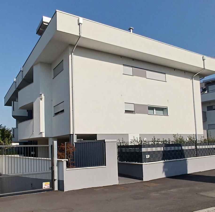 Bilocale A Rho In Classe A Con Garage 外观 照片